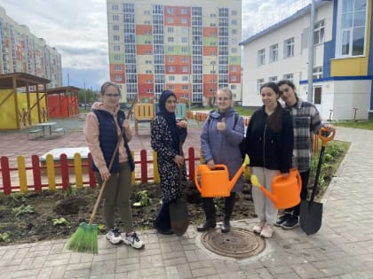 Студенты и дошколята объединились для озеленения территорий