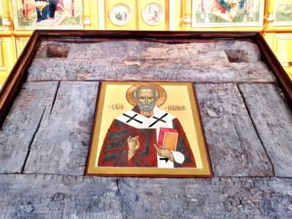 Восстановили историческую справедливость: на «Севмаше» освятили икону, обрамленную элементами старины