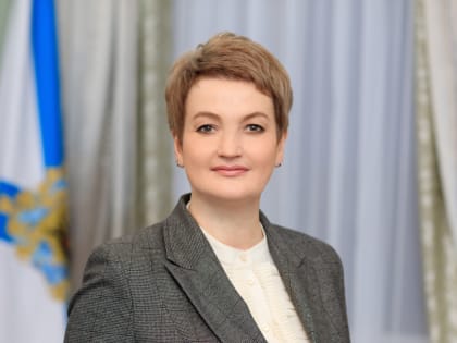 Екатерина Прокопьева поздравила северян с Днем Конституции