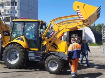 Администрация города закупила экскаваторы для муниципальных предприятий