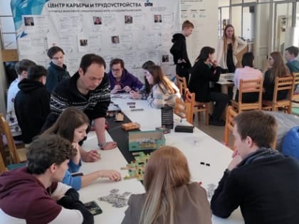 Студенты Архангельска на два часа разложили настольные игры