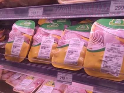 Специалисты нашли сальмонеллу и другие бактерии в курином фарше известных марок