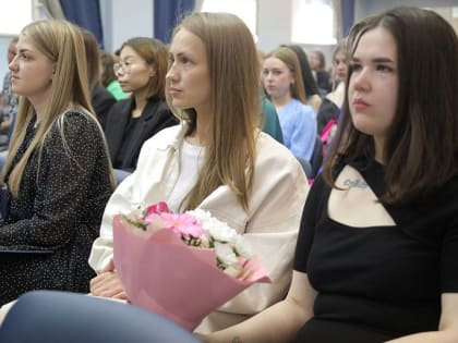 Более трехсот выпускников Архангельского медколледжа получили дипломы об образовании