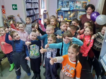 Детям — о космосе