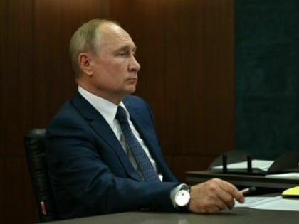 Президент повысил предельный возраст пребывания на госслужбе до 70 лет