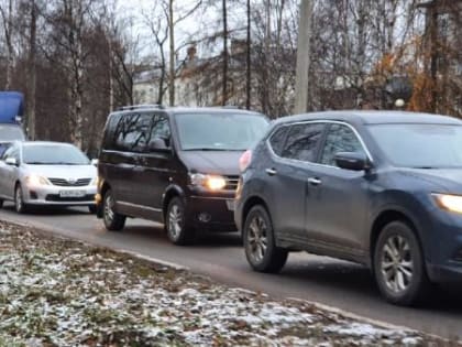 В Архангельске возобновилось движение на перекрытом участке Московского проспекта