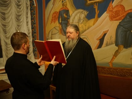 Митрополит Корнилий молился за богослужением в канун Рождественского сочельника