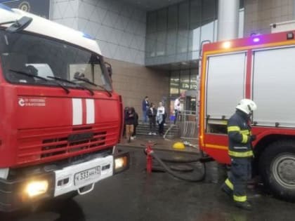 В Архангельске из-за короткого замыкания и задымления эвакуировали «Титан Арену»