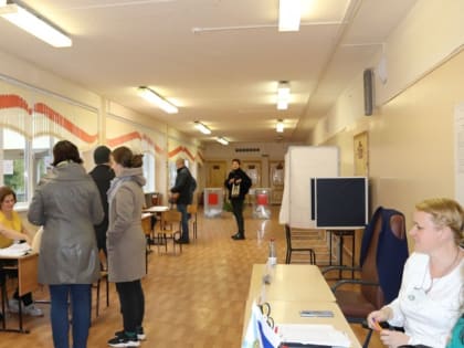 В 20:00 двери избирательных участков закроются