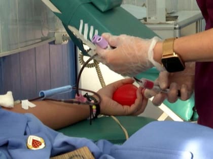 Всемирный День донора костного мозга отметили походом на станцию переливания крови