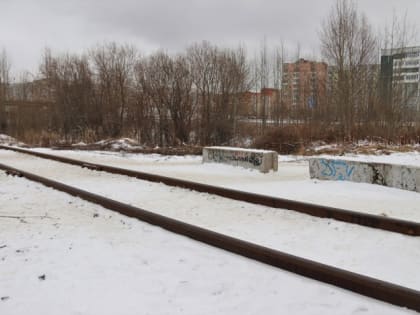 Через железнодорожные пути в районе путепровода на проспекте Труда построят пешеходный переход