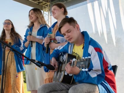 В Архангельске состоялся межрегиональный фестиваль авторской песни студотрядов «Сияние»