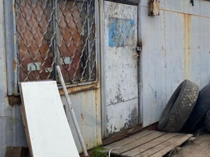 Пьяный архангелогородец обчистил подсобку на автостоянке