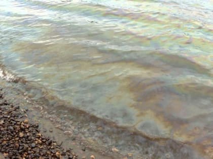 В Архангельском порту сегодня утром произошёл разлив нефтепродуктов