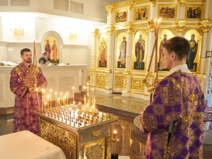 Митрополит Корнилий совершил заупокойное богослужение в канун второй великопостной субботы