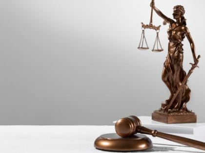 Чиновник из Архангельской области отделался штрафом за мошенническую схему