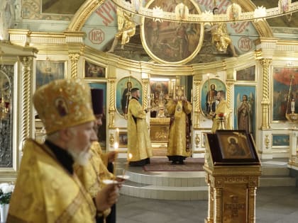 Митрополит Корнилий совершил всенощное бдение в канун праздника Рождества Иоанна Предтечи