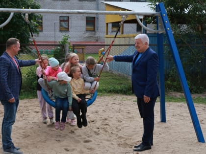 В Маймаксе обновили две детские площадки и провели акцию по РСО