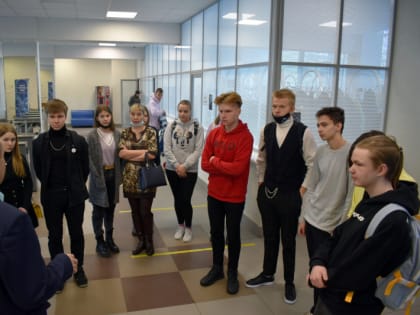 Школьники из Новодвинска посетили кафедры и лаборатории Высшей инженерной школы