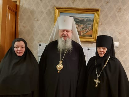 Митрополит Корнилий молился за богослужением на подворье Пюхтицкого монастыря в Москве