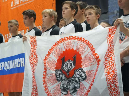 Военнослужащие Росгвардии провели в Архангельске масштабное спортивно-патриотическое мероприятие