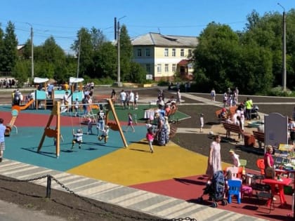 В Маймаксе открылся сквер, благоустроенный в рамках федерального проекта «Формирование комфортной городской среды»