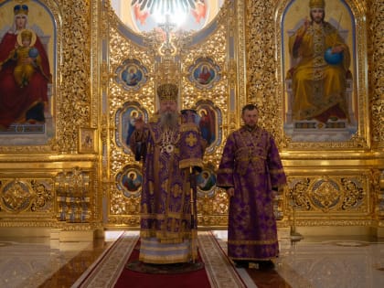 Митрополит Корнилий совершил Литургию в Великий четверг