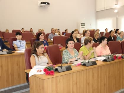 Слова признательности работникам торговли и общественного питания