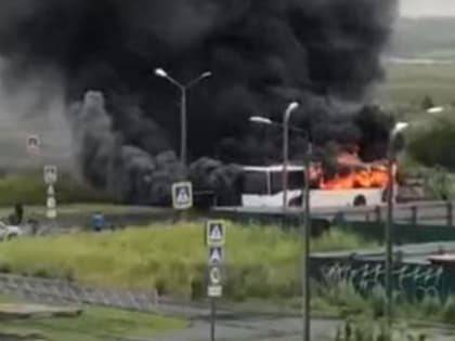 В Северодвинске сегодня утром сгорел рейсовый автобус (ВИДЕО)