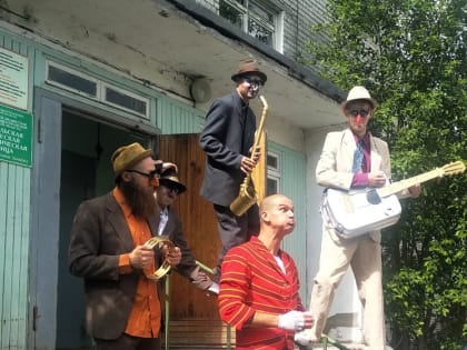 У нас в гостях артисты Международного фестиваля уличных театров