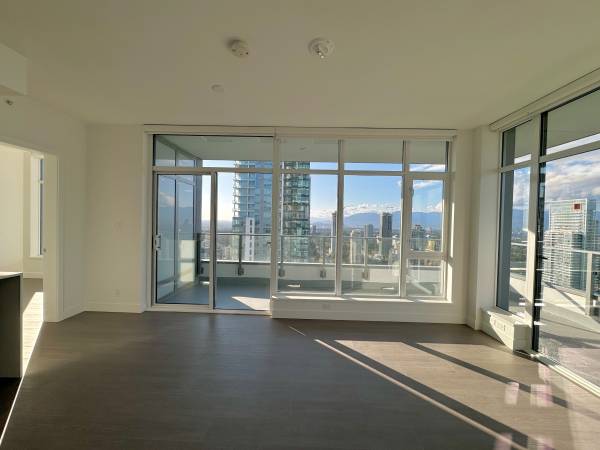 2 Bed 2 Bath W/ AC and Veiws at Burnaby Metrotown! — photo 4 of 20