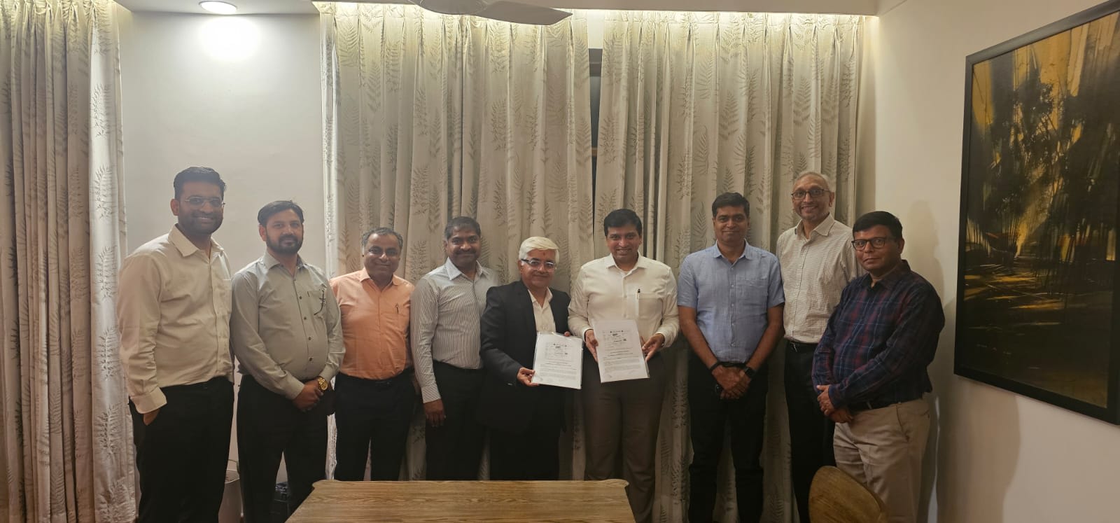 Ampvolts Limited Partners with Cholamandalam Leasing to Establish 17 EV Charging Hubs Across Western India