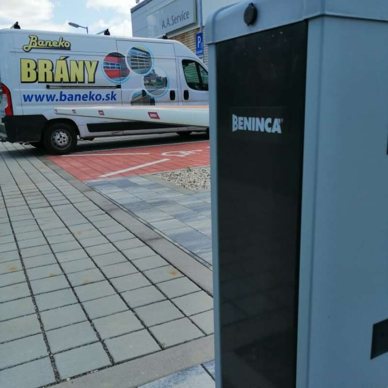 Realizácia firmy Automatické garážové brány | Baneko s.r.o. – Ploty a brány – Fačkov