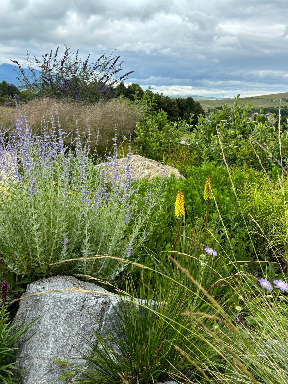Realizácia firmy NaturalGarden s.r.o. – Záhradný a krajinný dizajn – Ivachnová