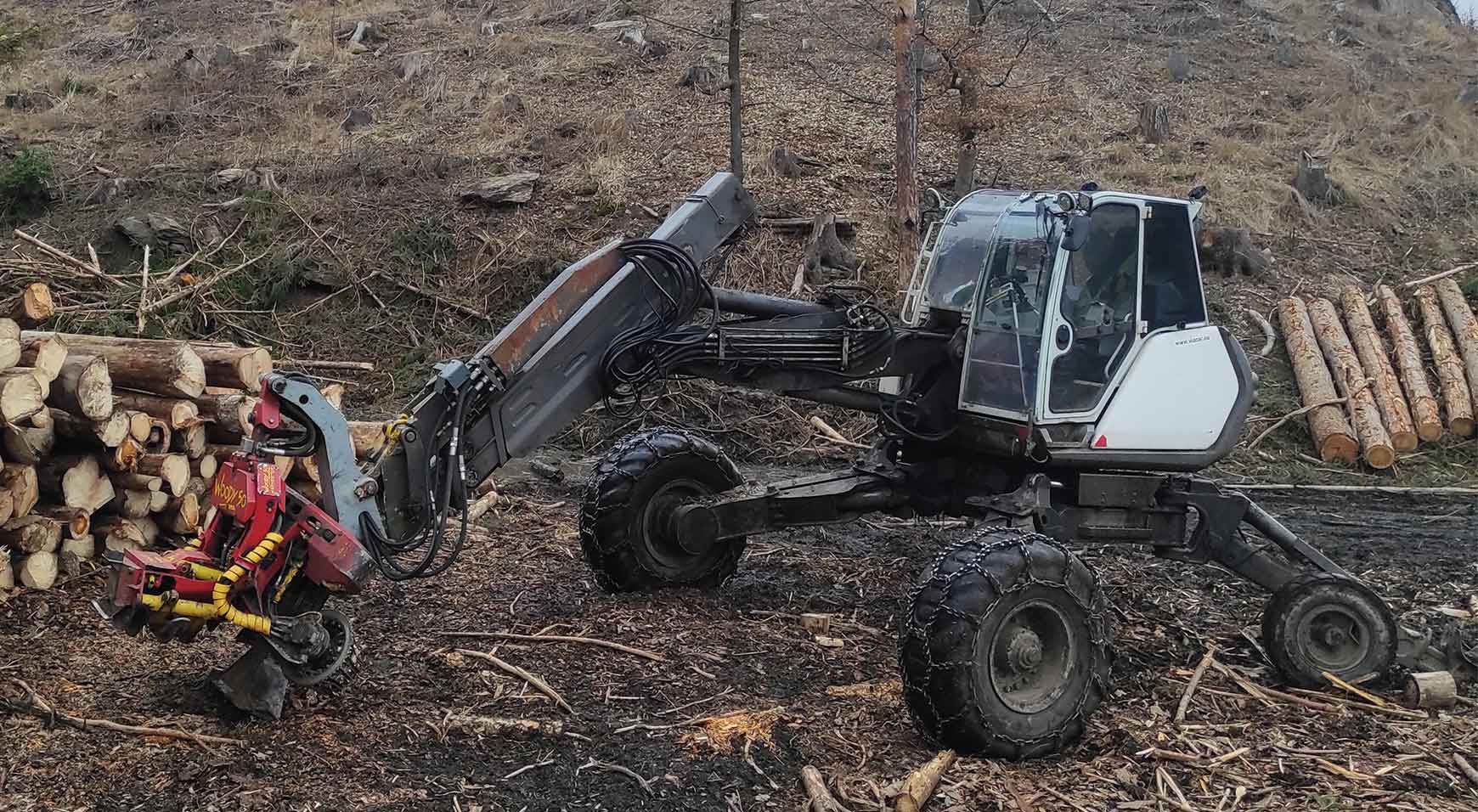 Realizácia firmy Oravel - Kráčajúci bager Menzi Muck - výkopové práce, prenájom stavebných vozidiel – Výkopové práce / bagrista – Trstená