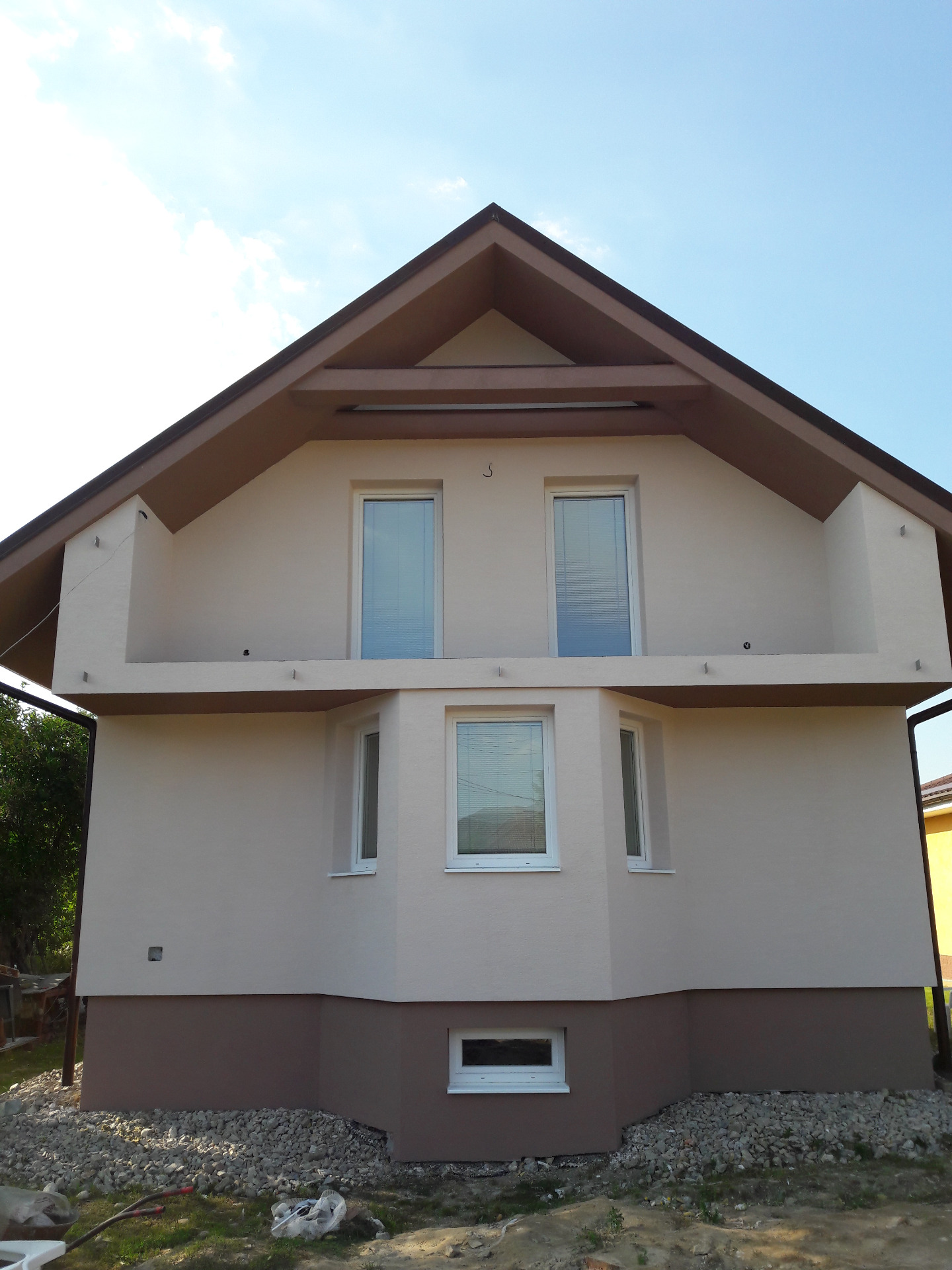 Realizácia firmy KVAAPRO, s. r. o. – Fasády a zateplenie domov – Pšurnovice, Bytča-sever
