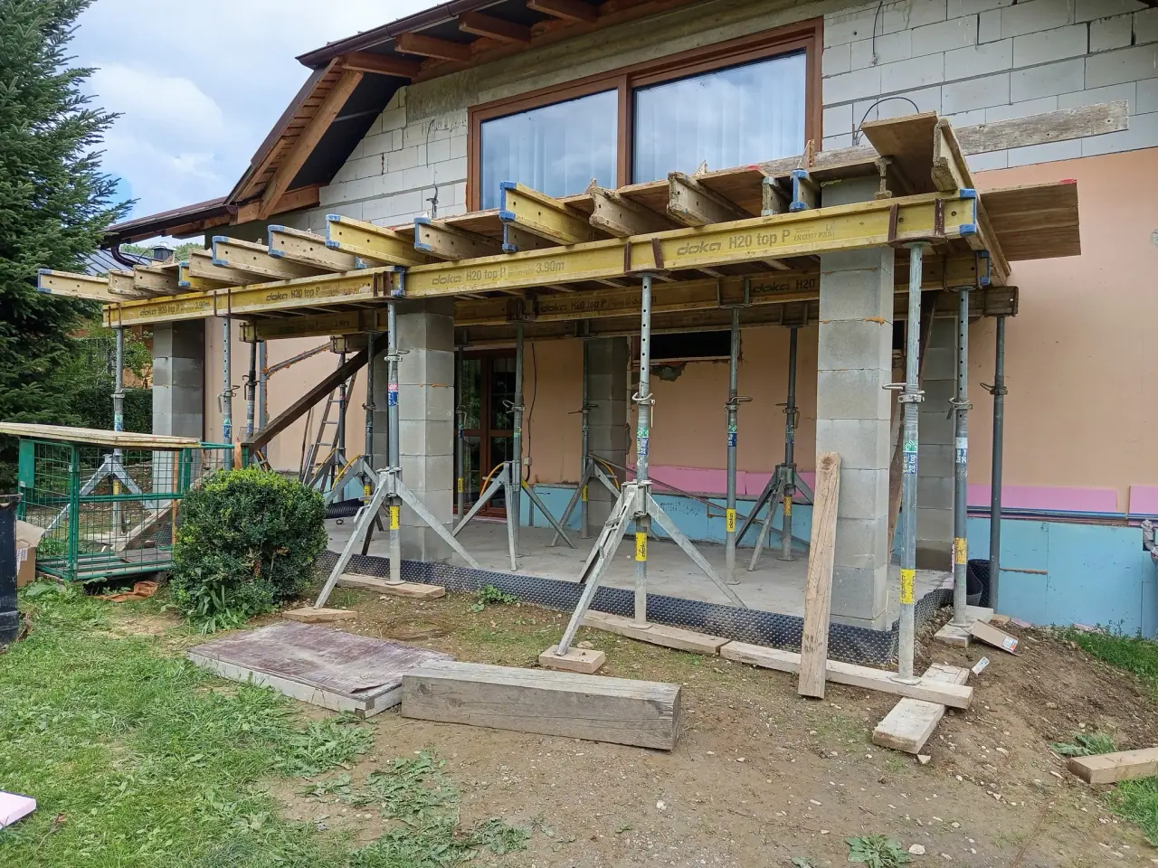 Realizácia firmy RH - Stavby & Lacné Lešenie – Fasády a zateplenie domov – Hvozdnica