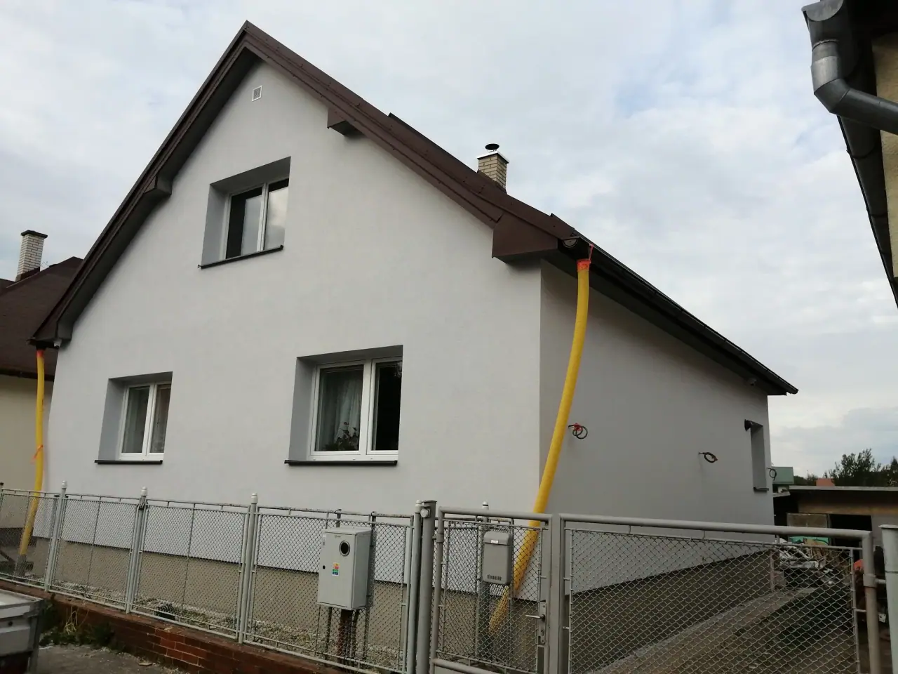 Realizácia firmy RH - Stavby & Lacné Lešenie – Fasády a zateplenie domov – Hvozdnica