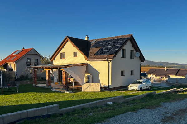 Realizácia firmy Fotovoltaika Východ Eko-Concept – Elektrikári – Sečovská Polianka