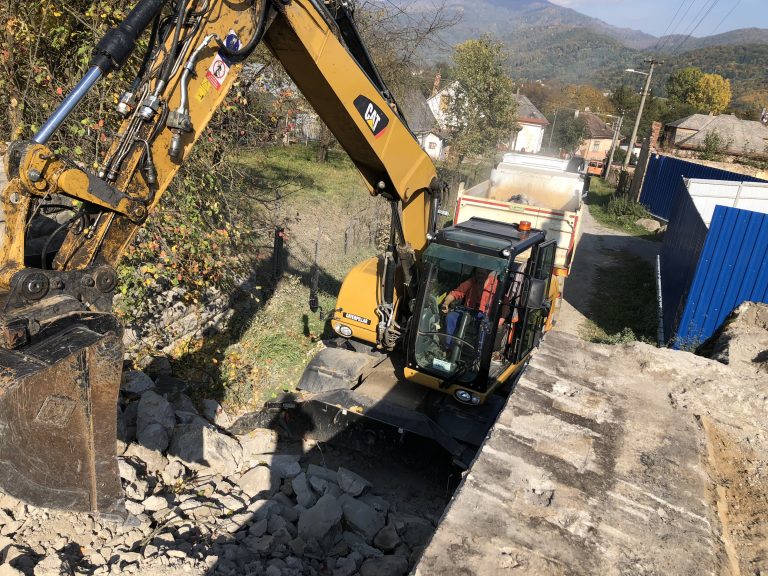 Realizácia firmy ATB Slovakia - Doprava, s r.o. – Výkopové práce / bagrista – Rimavská Sobota