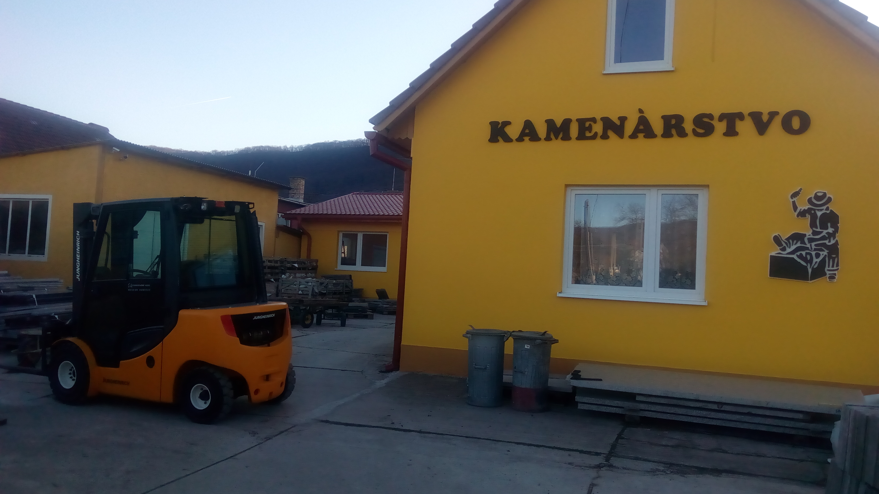 Realizácia firmy KAMENÁRSTVO - ZEMNÉ PRÁCE CZÚZ – Výkopové práce / bagrista – Otročok