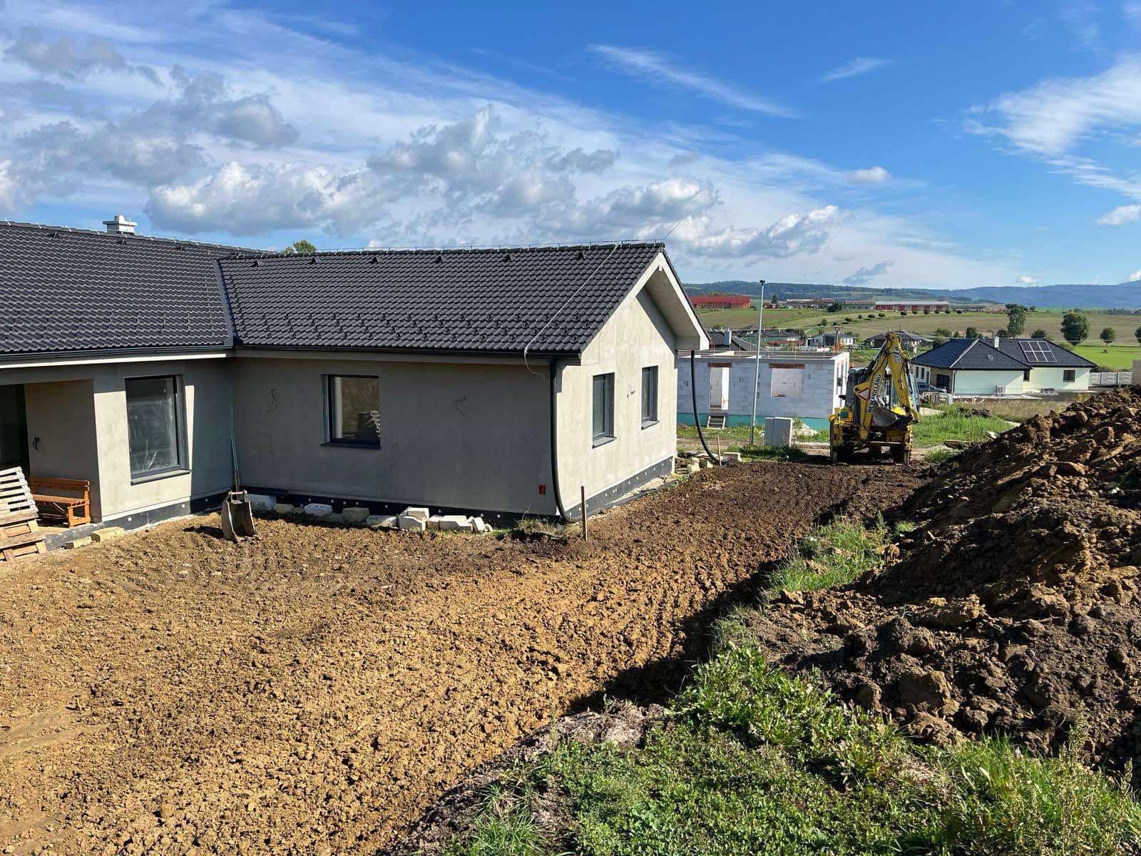 Realizácia firmy Universal Works s.r.o – Výkopové práce / bagrista – Klčov