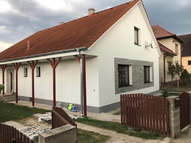 Realizácia firmy KvoBal s. r. o. - Stavebné práce, fasády a rekonštrukcie – Fasády a zateplenie domov – Trenčín