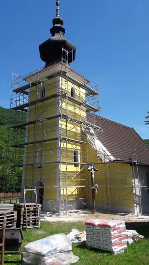 Realizácia firmy Contractor-eu - fasády, zateplenie, strojové omietky, potery, maľby, rekonštrukcie, sadrokartóny, prenájom lešenia – Fasády a zateplenie domov – Chmeľnica