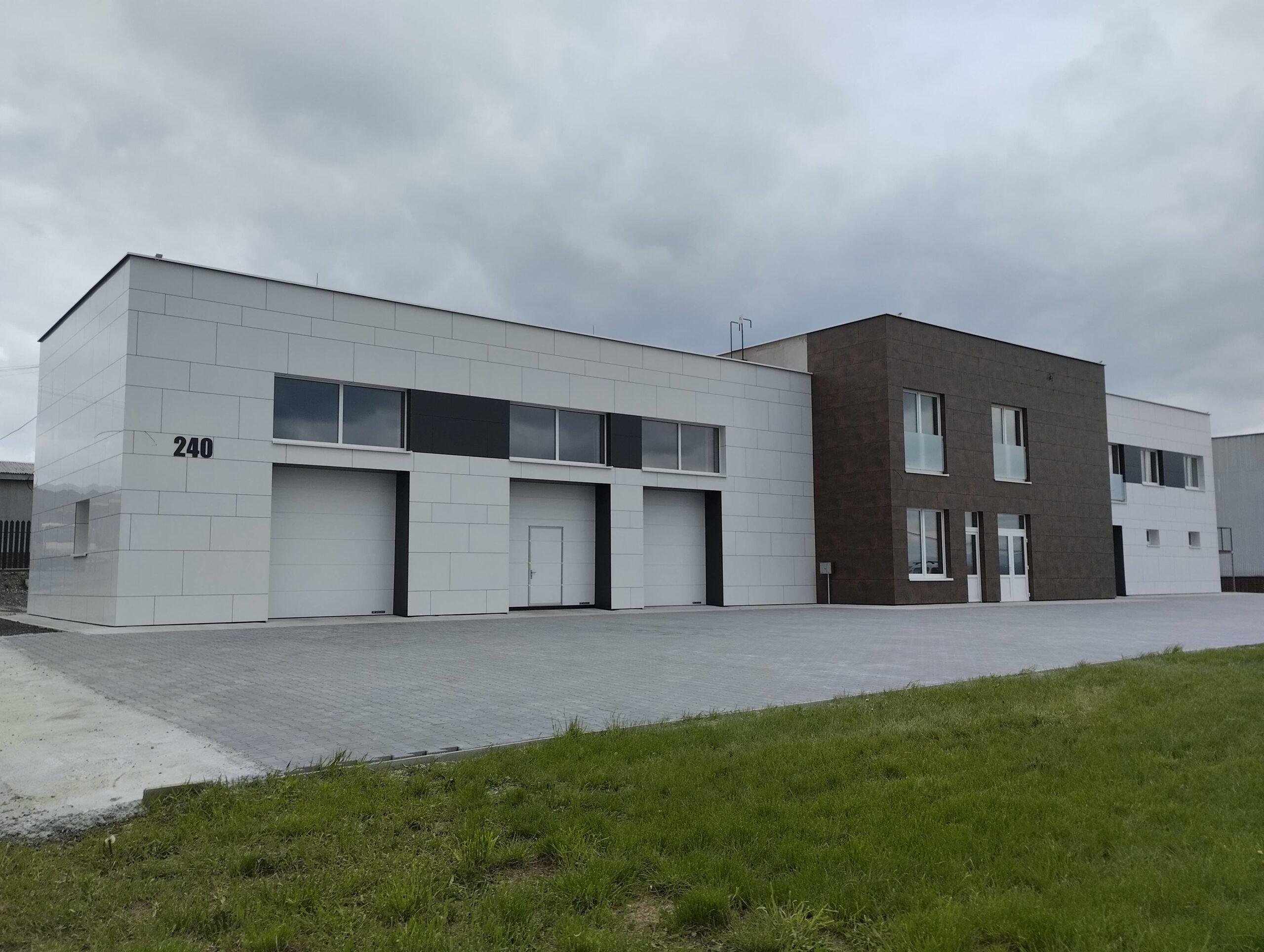 Realizácia firmy BALstav-mont s.r.o. – Fasády a zateplenie domov – Kobyly