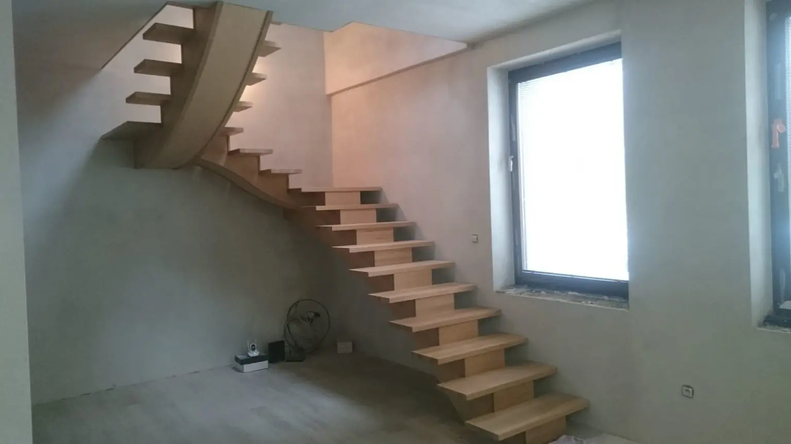 Realizácia firmy Holz - Möbel SR, s.r.o. – Nábytok na mieru a montáž nábytku – Krajné