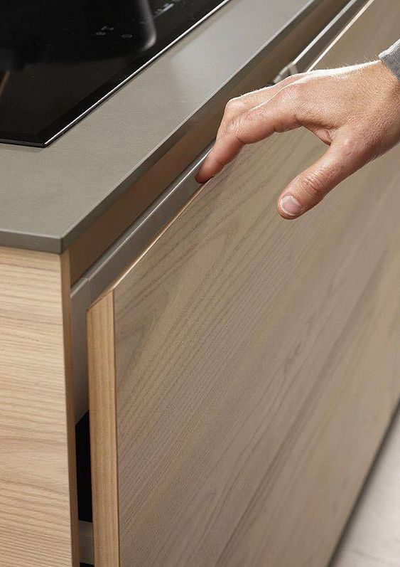 Realizácia firmy KitchenTrade – kuchyne, skrine a nábytok na mieru – Nábytok na mieru a montáž nábytku – Prievidza