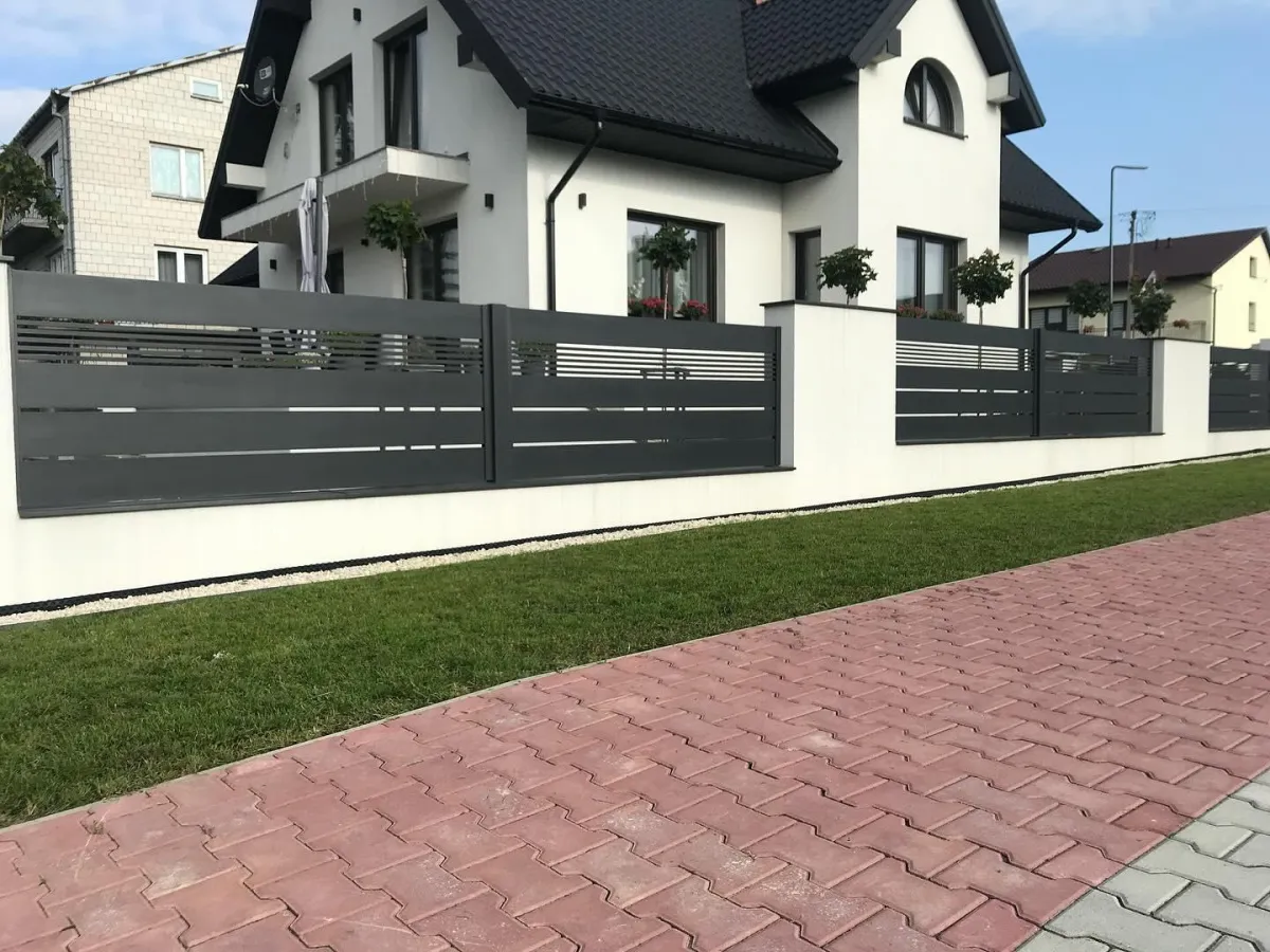 Realizácia firmy AL-Plot | Hliníkové ploty a brány – Ploty a brány – Trenčín