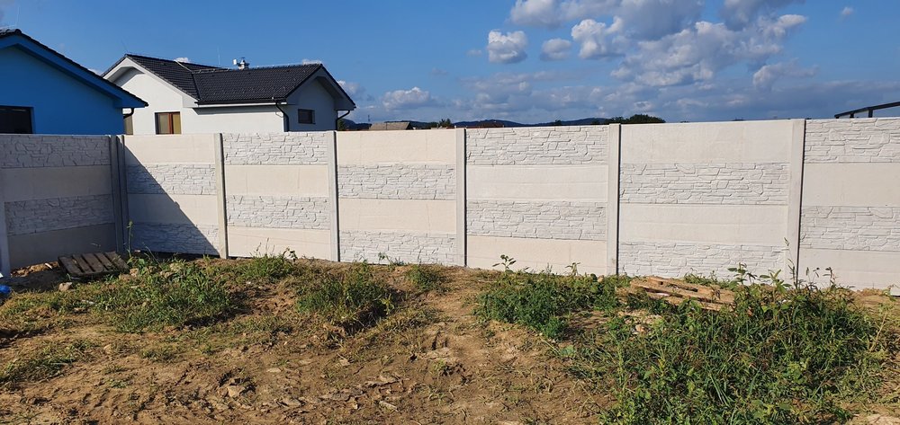 Realizácia firmy MOBEP Betónové ploty – Ploty a brány – Nadlice