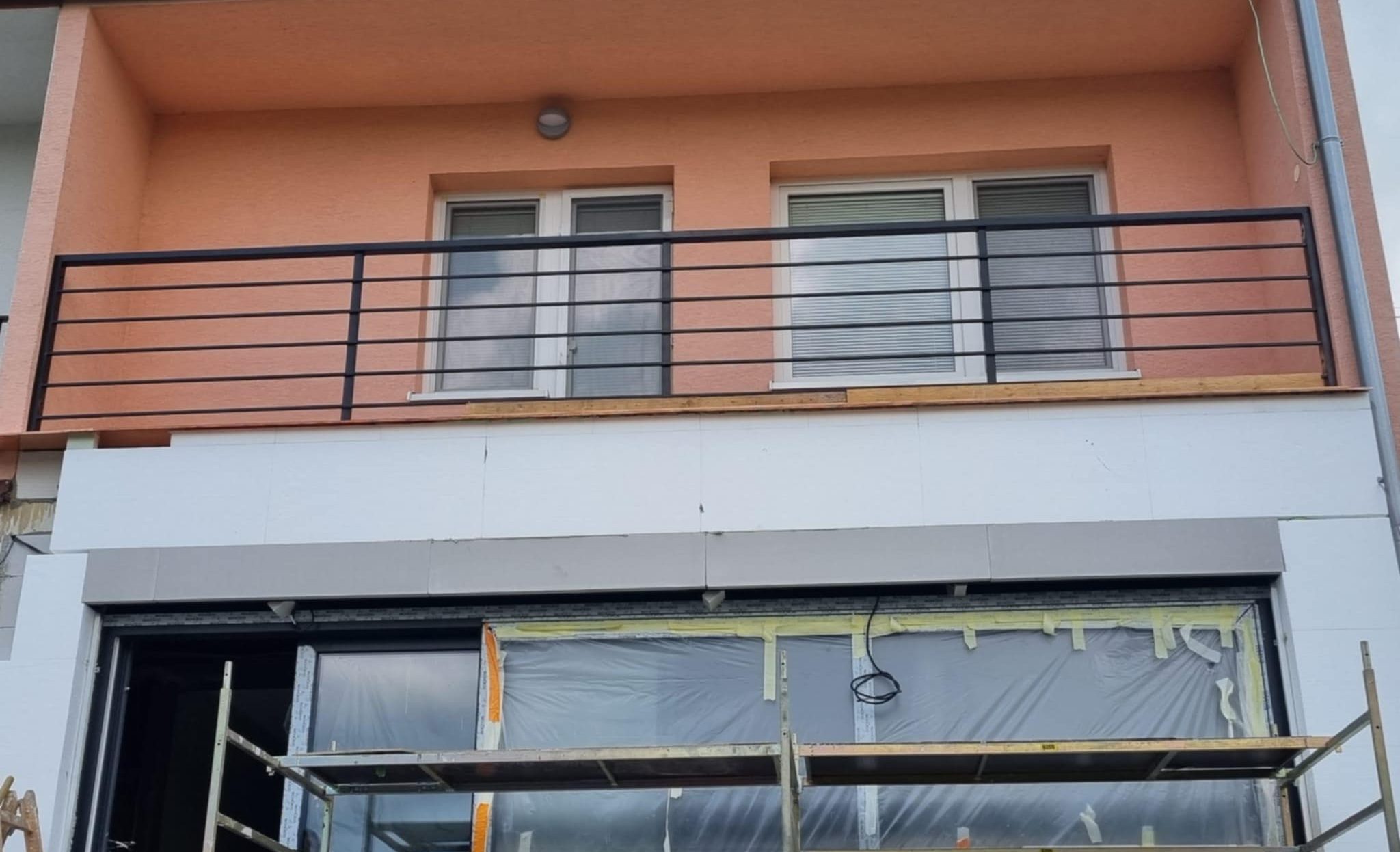 Realizácia firmy Výroba zábradlie, brány, ploty - antikor, hliník, železo – Ploty a brány – Trenčín